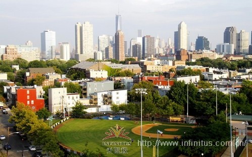 遠望紐約市區,高樓林立 遠望紐約市區,高樓林立