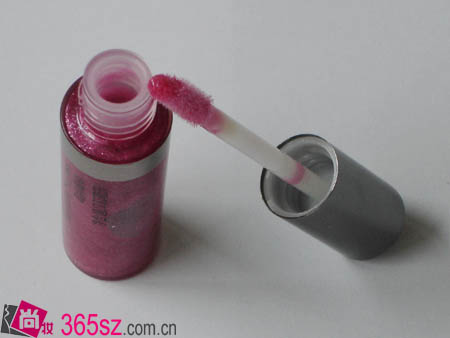 3、玫琳凱晶潤唇彩(粉水晶)內(nèi)包裝