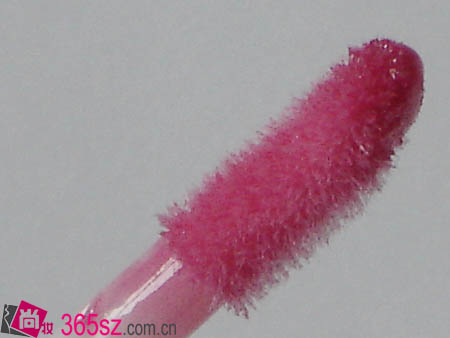 4、玫琳凱晶潤唇彩(粉水晶)質(zhì)地